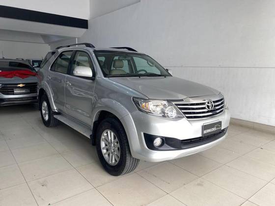 TOYOTA HILUX SW4 2.7 SR 4X2 16V FLEX 4P AUTOMÁTICO